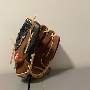 Rawlings Tan and Black Baseball Glove